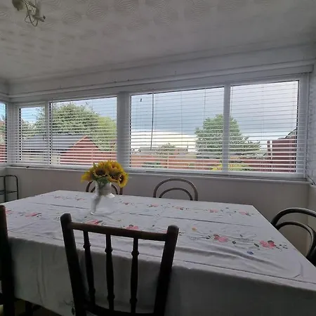 Spacious Family House In York Easingwold
