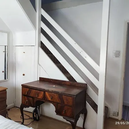 Apartment Spacious Family House In York