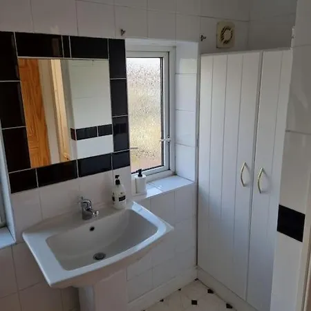 Spacious Family House In York Easingwold
