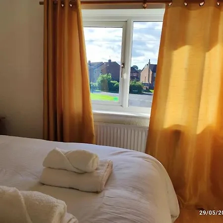 Spacious Family House In York * Easingwold