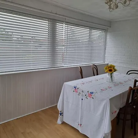 Spacious Family House In York Easingwold