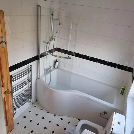 Spacious Family House In York Apartment Easingwold