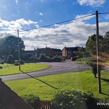 Spacious Family House In York *