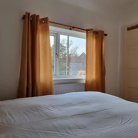 Spacious Family House In York Apartment Easingwold